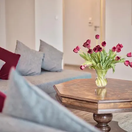 Apartment Family By Tyzenhauz *