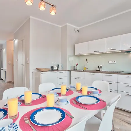 Apartment Family By Tyzenhauz
