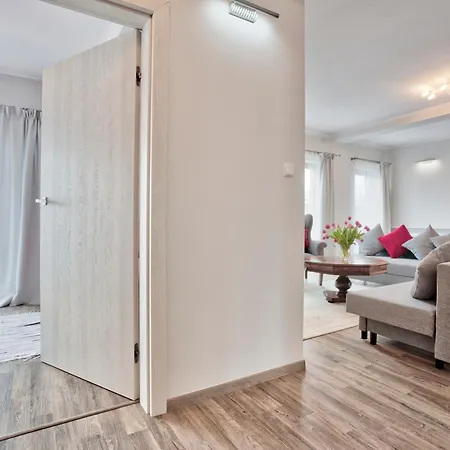 Apartment Family By Tyzenhauz *